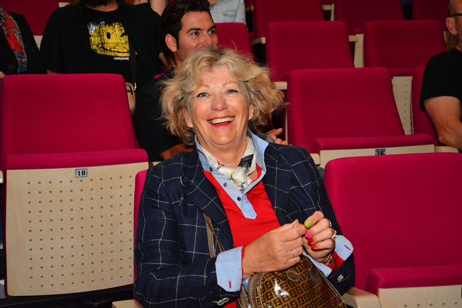 Dragon teatar- “POE – Nikad više”, foto: Iva Perinčić Dragon teatar- “POE – Nikad više”, foto: Iva Perinčić