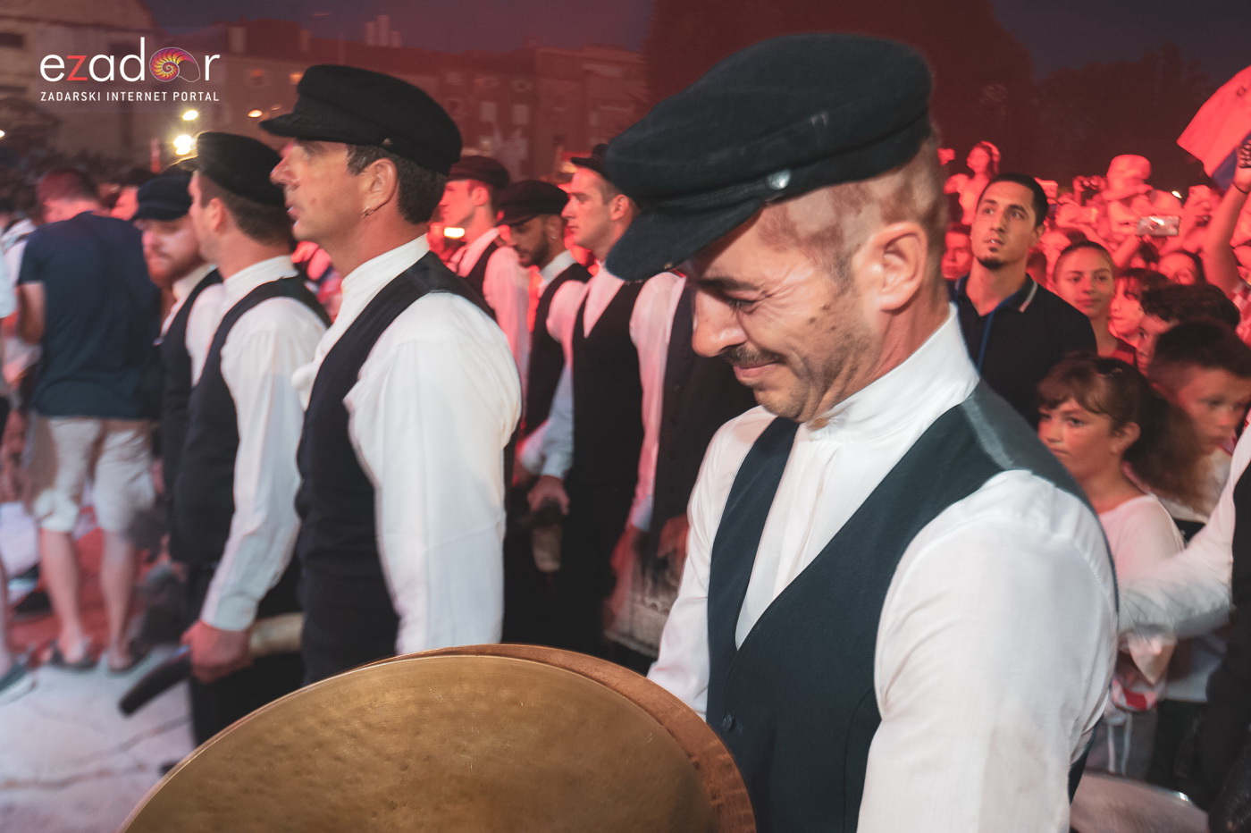 Zadar priredio čudesan doček svojim Vatrenim herojima (1)