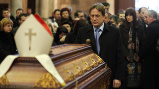 Brojni su Zadrani dosli odati pocast preminulom nadbiskupu . Foto : Vladimir Ivanov /CROPIX