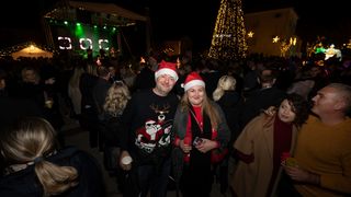 Vatromet, tisuće konfeta, šampanjac, prskalice i koncert Ivana Zaka i Tempo Banda