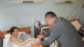 Caritas darivao majke u rodilištu povodom Dana života