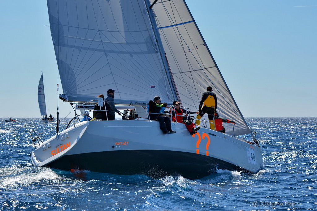 U hvarskom akvatoriju održana XXI. Uskršnja regata U hvarskom akvatoriju održana XXI. Uskršnja regata
