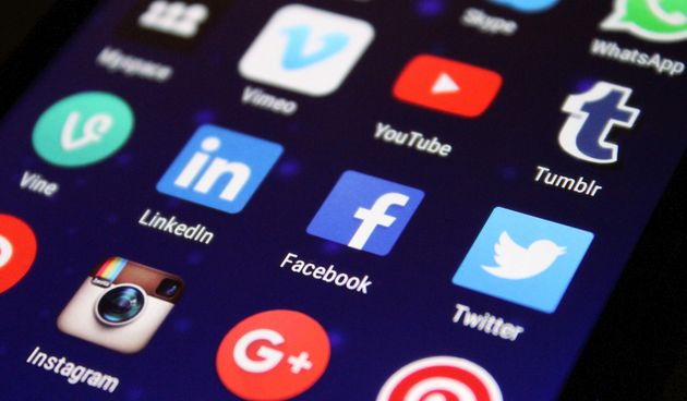 Saznajte kako promijeniti e-mail adresu na Facebooku