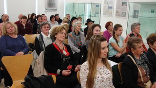 Kava pretočena u pjesmu – večer poezije u Muzeju antičkog stakla. Foto: Gordana Šarić