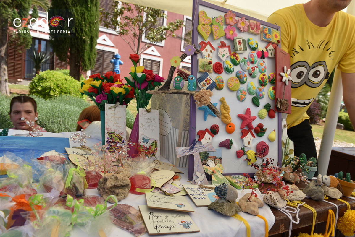 Svečano otvoren 18. Festival cvijeća Zadarske županije u Sv. Filip i Jakovu