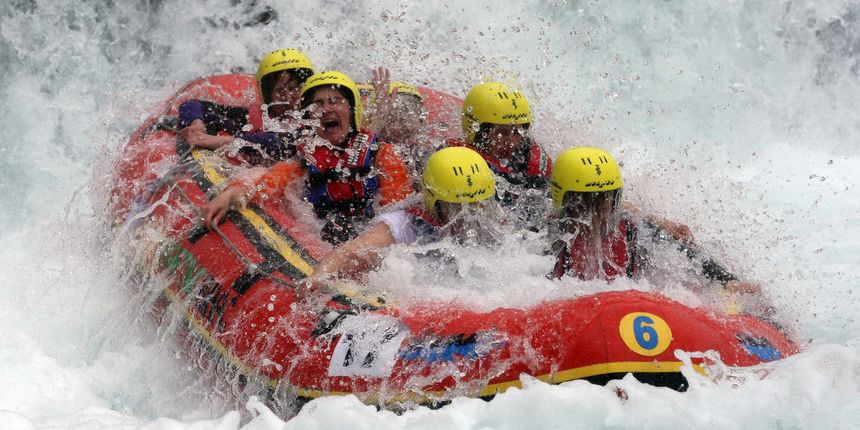 Peta Hrvatska rafting regata Zrmanja 2010, koja se odrzala na raftig stazi od Mlina Zegarskih do Muskovaca, i ove je godin humanitarnog karaktera, a dio prikupljenih sredstava i prihod od humanitarne aukcije slika ide za Djecji vrtic za djecu s teskocama Peta Hrvatska rafting regata Zrmanja 2010, koja se odrzala na raftig stazi od Mlina Zegarskih do Muskovaca, i ove je godin humanitarnog karaktera, a dio prikupljenih sredstava i prihod od humanitarne aukcije slika ide za Djecji vrtic za djecu s teskocama