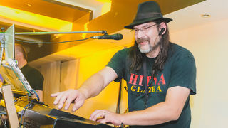 Siniša Vuco @ Hitch bar, 16.5.2015. (Foto: Ivan Toman)