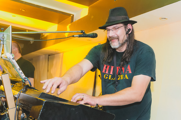 Siniša Vuco @ Hitch bar, 16.5.2015. (Foto: Ivan Toman)