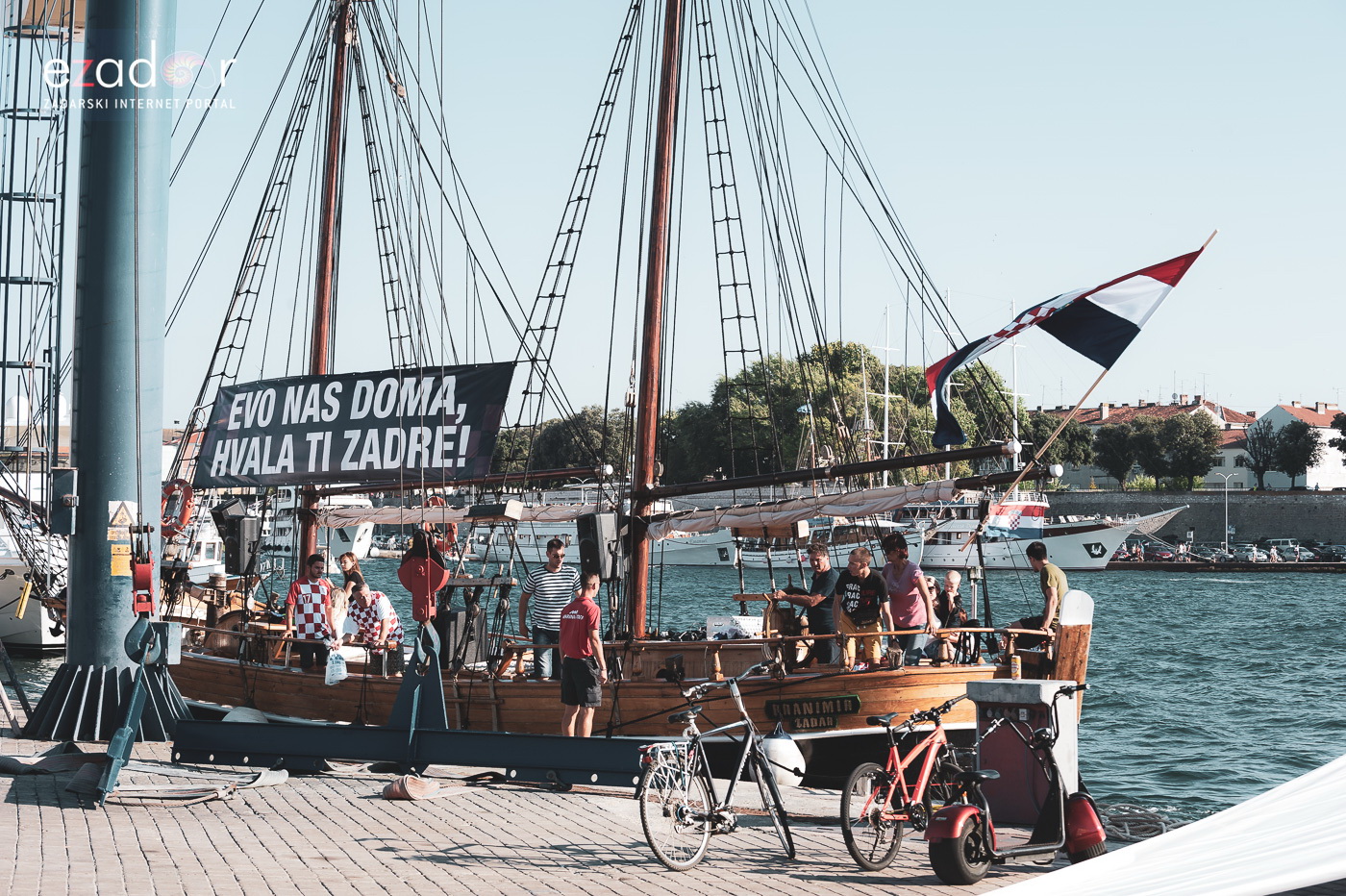 Zadar priredio čudesan doček svojim Vatrenim herojima (1)