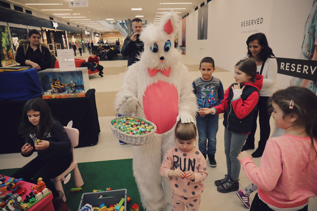 Uskrsni zeko u Supernova centru
