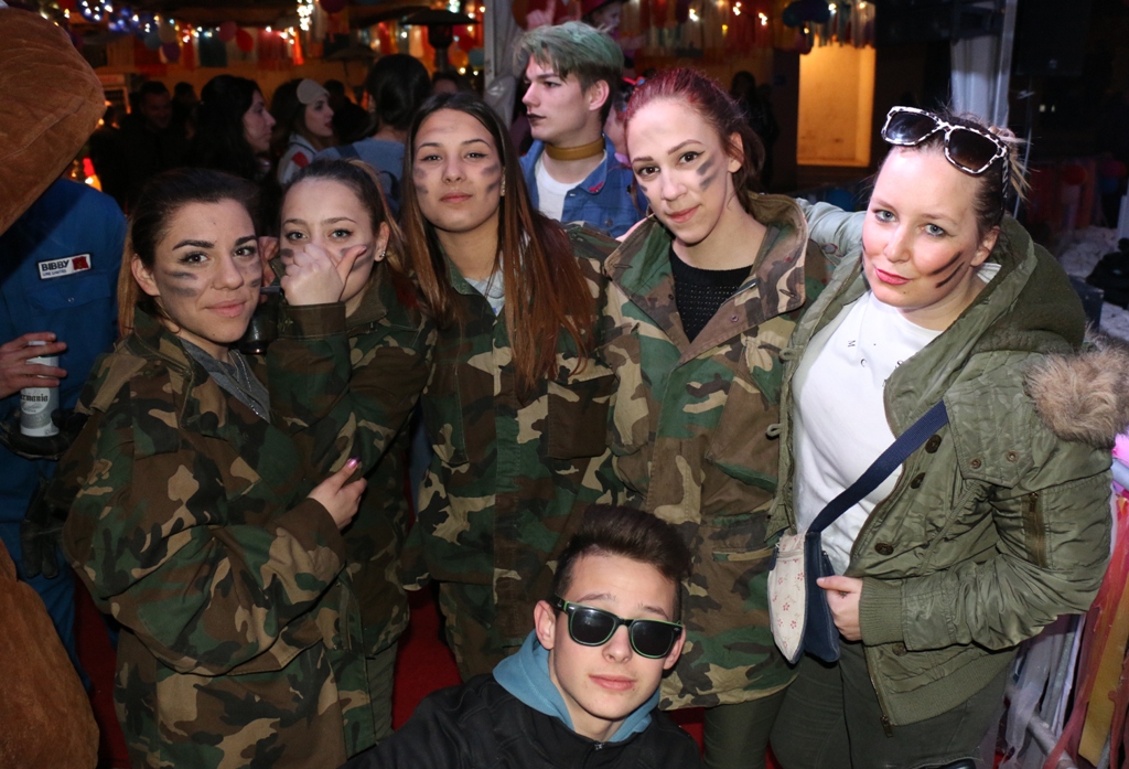 Virske maškare: Nedjelja u znaku zvijezdice Meri, Tota i Tempo Banda