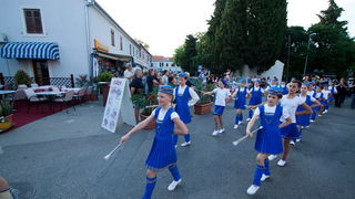 Biograd: 6. Dugi svehrvatski eno-eko-gastro-etno stol, Foto: Franjo Jurić Biograd: 6. Dugi svehrvatski eno-eko-gastro-etno stol, Foto: Franjo Jurić