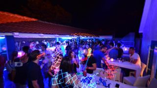 Subotnja zabava u Noštromo i Vagabundo barovima na Viru ; foto Iva Perinčić