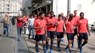 Legendarni Thierry Henry i juniori FC Arsenala prošetali Zagrebom, Photo: Patrik Maček/PIXSELL Legendarni Thierry Henry i juniori FC Arsenala prošetali Zagrebom, Photo: Patrik Maček/PIXSELL