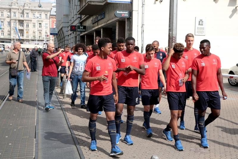 Legendarni Thierry Henry i juniori FC Arsenala prošetali Zagrebom, Photo: Patrik Maček/PIXSELL Legendarni Thierry Henry i juniori FC Arsenala prošetali Zagrebom, Photo: Patrik Maček/PIXSELL
