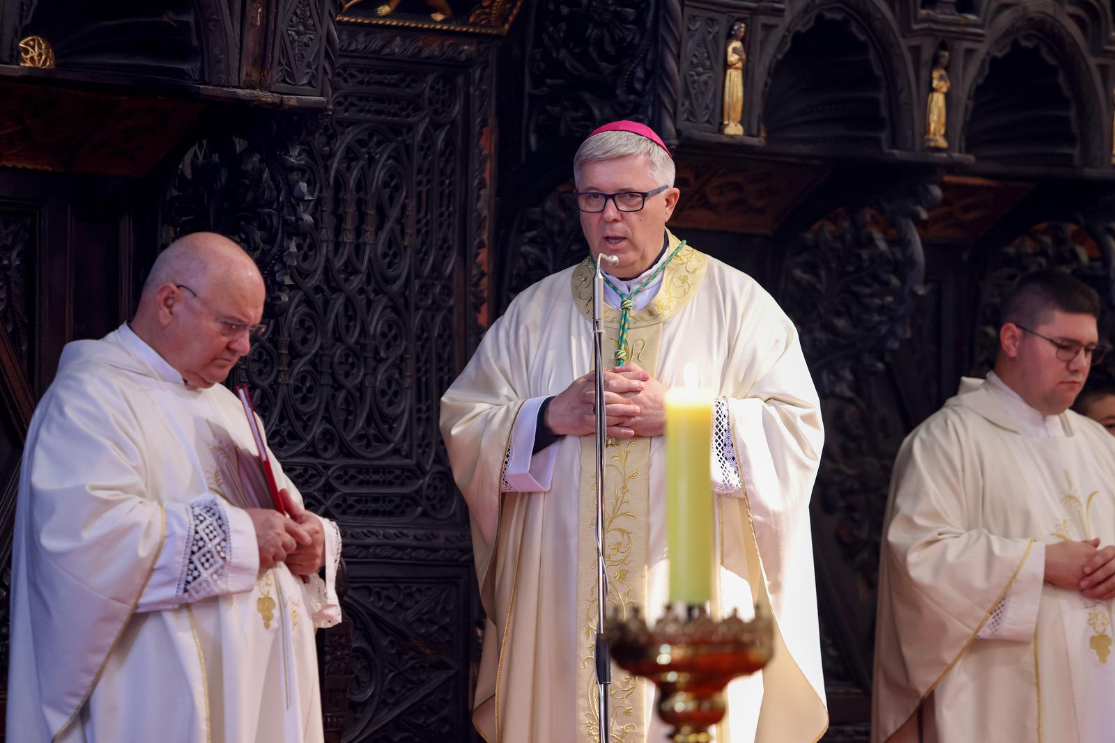 Uskršnja misa, katedrala Svete Stošije Uskršnja misa, katedrala Svete Stošije