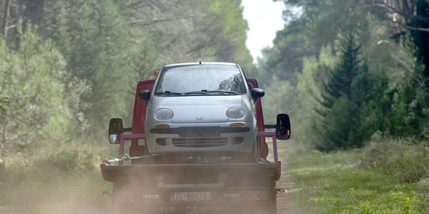 U automobilu u park šumi Musapstan pronađen automobil s dva mrtva muška tijela U automobilu u park šumi Musapstan pronađen automobil s dva mrtva muška tijela