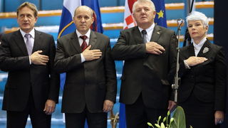 Zadar, 081111.
Premijerka Jadranka Kosor sa ministrima posjetila je Zadar povodom sportskih igara za invalide domovinskog rata, posjetila je i Luku Gazenicu koja je u Izgradnji.Na fotografiji : Bozidar Kalmeta, Branko Bacic, Josip Djakic i Jadranka Kosor. Zadar, 081111.
Premijerka Jadranka Kosor sa ministrima posjetila je Zadar povodom sportskih igara za invalide domovinskog rata, posjetila je i Luku Gazenicu koja je u Izgradnji.Na fotografiji : Bozidar Kalmeta, Branko Bacic, Josip Djakic i Jadranka Kosor.