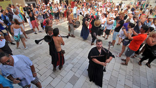 Vitezovi vranski na Narodnom trgu (foto:Saša Čuka) Vitezovi vranski na Narodnom trgu (foto:Saša Čuka)