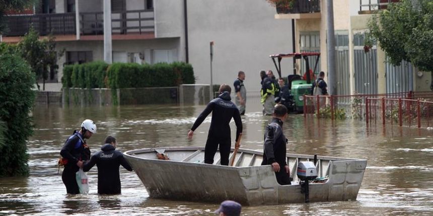 Karlovac – Zbog visokih vodostaja rijeke Kupe i Korane u Karlovcu je proglaseno izvandredno stanje. Poplavljena su brojna sela u okolici Karlovca, spasava se stoka u Donjem Mekusju, evakuiraju se mjestani u Logoristu. Photo: Kristina Stedul Fabac/PIXSELL