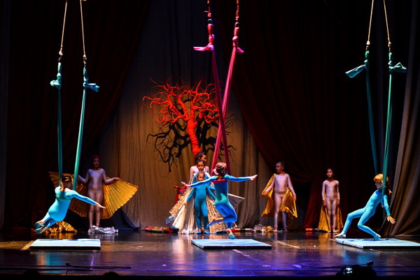 Circo Art u HNK Zadar izveo predstavu “Povratak u prirodu”