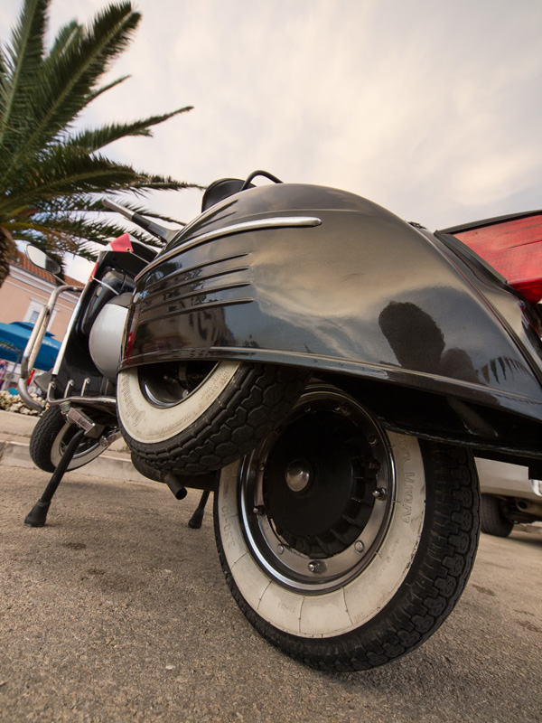 Vespaši zauzeli Biograd, foto: Vinko Pešić