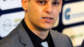 Zadar, 051212.
KK Zadar je na konferenciji za novinare predstavio novog direktora kluba Marina Cacica i novo americko pojacanje sutera Jordana Burgasona.
Na fotografiji: direktor kluba – Marino Cacic.
Foto: Luka Gerlanc / CROPIX Zadar, 051212.
KK Zadar je na konferenciji za novinare predstavio novog direktora kluba Marina Cacica i novo americko pojacanje sutera Jordana Burgasona.
Na fotografiji: direktor kluba – Marino Cacic.
Foto: Luka Gerlanc / CROPIX