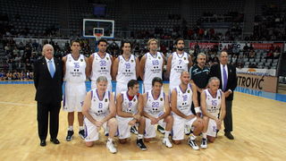 KK Zadar – Real Madrid, umirovljenje dresova 10 (Giuseppe Giergia) i 11 (Kresimir Cosic), Foto; Mladen Malik KK Zadar – Real Madrid, umirovljenje dresova 10 (Giuseppe Giergia) i 11 (Kresimir Cosic), Foto; Mladen Malik