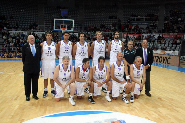 KK Zadar – Real Madrid, umirovljenje dresova 10 (Giuseppe Giergia) i 11 (Kresimir Cosic), Foto; Mladen Malik KK Zadar – Real Madrid, umirovljenje dresova 10 (Giuseppe Giergia) i 11 (Kresimir Cosic), Foto; Mladen Malik
