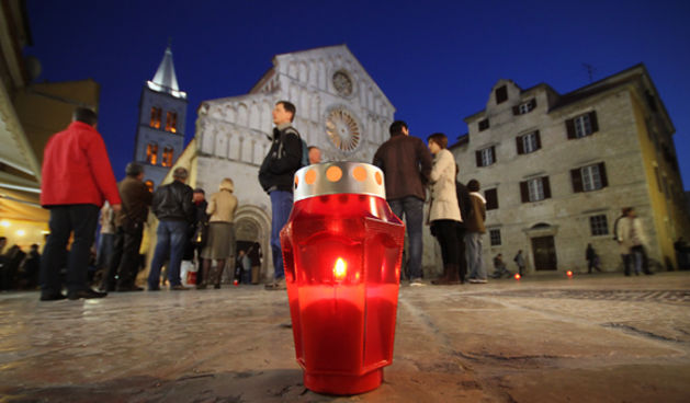 Procesija Velikog petka, 6. travnja 2012. (foto:Saša Čuka)