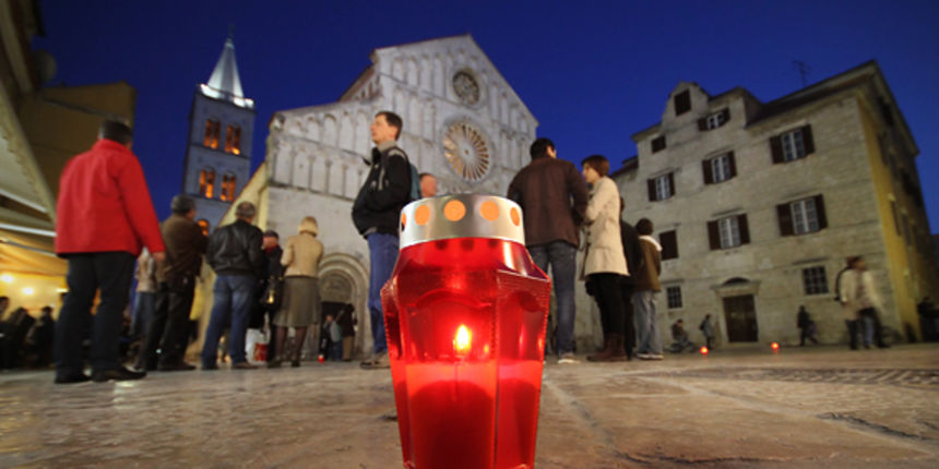 Procesija Velikog petka, 6. travnja 2012. (foto:Saša Čuka) Procesija Velikog petka, 6. travnja 2012. (foto:Saša Čuka)