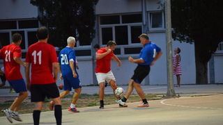 U povodu blagdana Kraljice Mira u Stanovima odigrana utakmica između liječnika i predstavnika Gradske uprave, Foto: Iva Perinčić