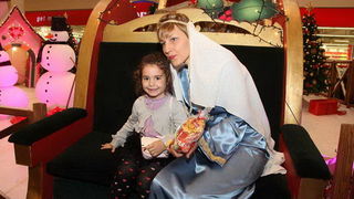 Sv. Luce razveselila mališane u Supernova centru, Foto: Iva Perinčić Sv. Luce razveselila mališane u Supernova centru, Foto: Iva Perinčić