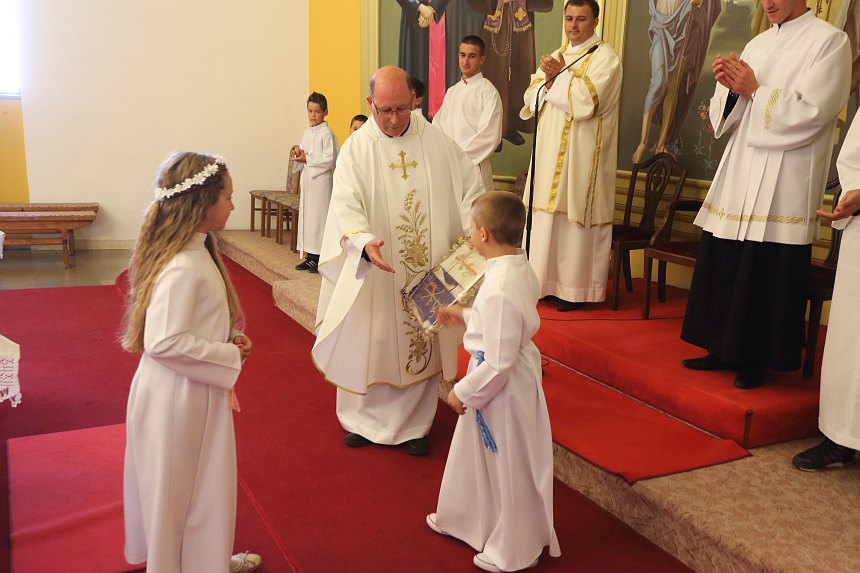 Bibinje: Sakrament Svete potvrde u župnoj crkvi Bibinje: Sakrament Svete potvrde u župnoj crkvi