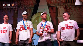 Svečani doček svjetskih prvaka Mihovila i Šime Fantele na Narodnom trgu Svečani doček svjetskih prvaka Mihovila i Šime Fantele na Narodnom trgu