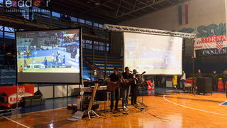 Humanitarno gledanje utakmice Zadar-Cibona u Jazinama Humanitarno gledanje utakmice Zadar-Cibona u Jazinama