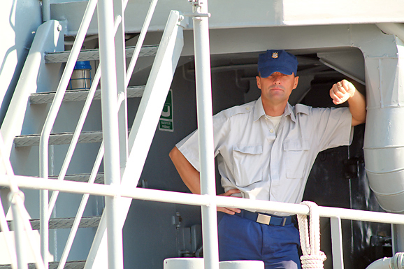 Polazak ratnog broda HRM-a sa zadarske rive (foto:Saša Čuka)