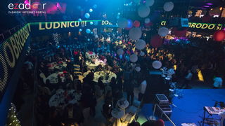 Ludnica u Saturnusu: Najbolji doček u svemiru i šire Ludnica u Saturnusu: Najbolji doček u svemiru i šire