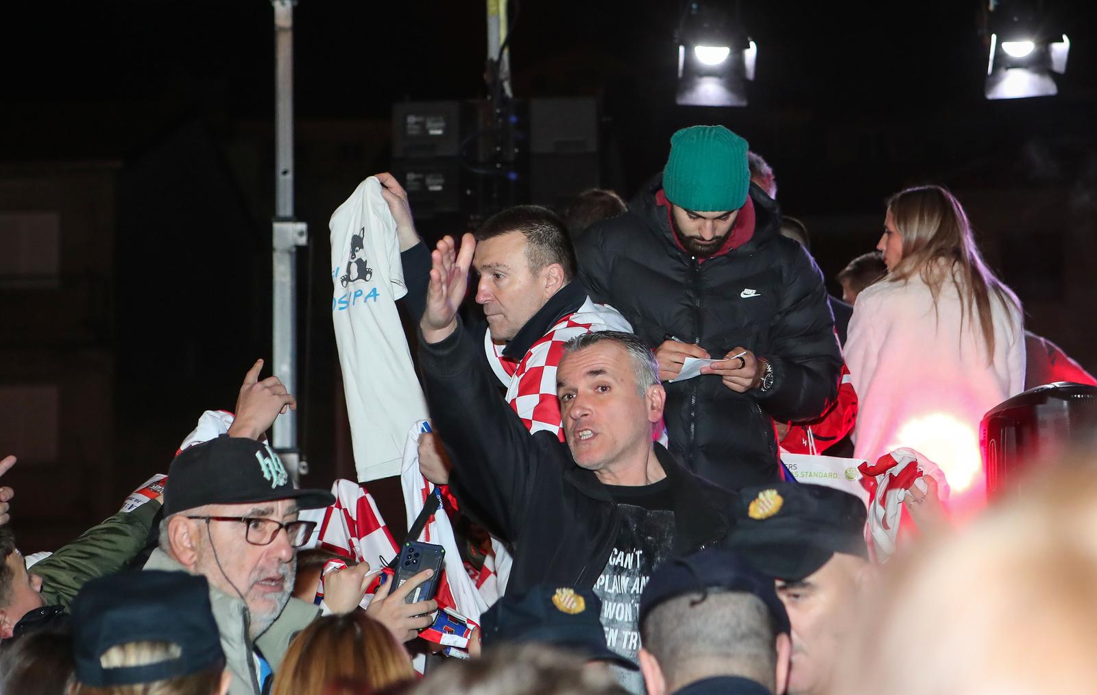 Veličanstveni doček brončanog Joška Gvardiola @ Novigrad Veličanstveni doček brončanog Joška Gvardiola @ Novigrad