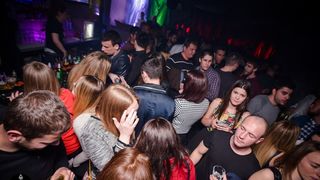 Subotnji party u Svarog baru