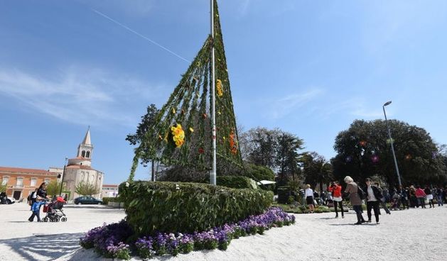 Vrtna izložba “Cvijet Zadra” na zadarskoj rivi, Foto: Dino Stanin/PIXSELL