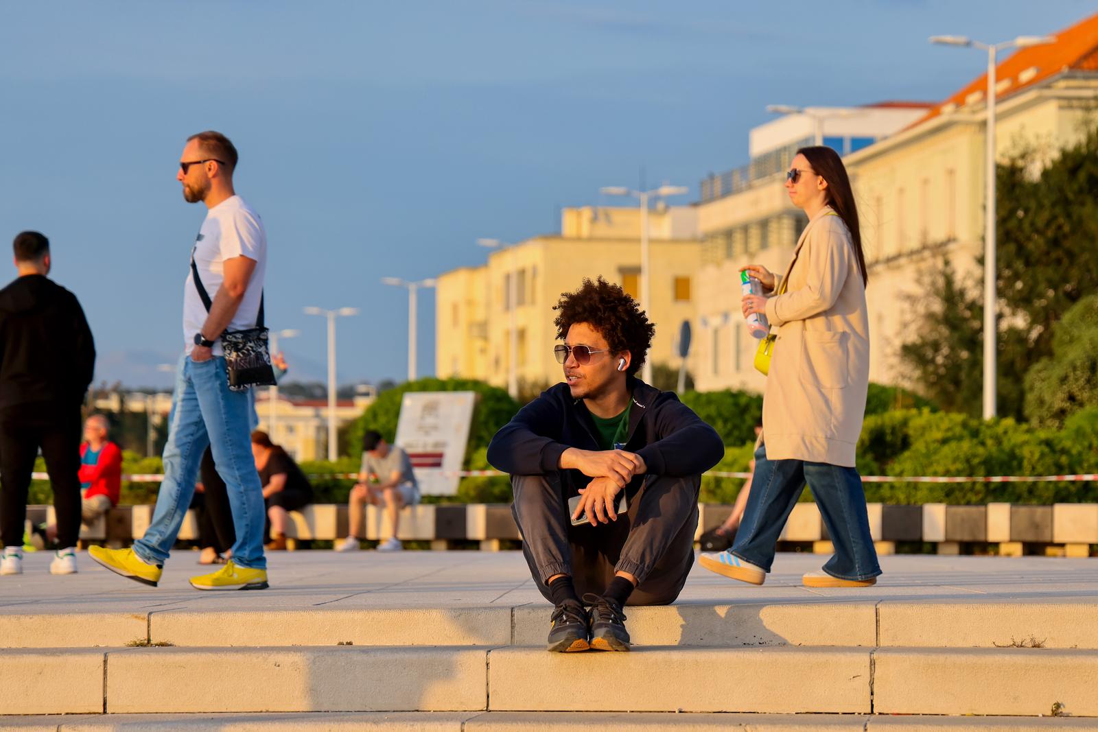 Zadar: Turisti uživaju u zalasku sunca