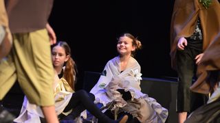 Premijera predstave “U sjeni” udruge “Igrajmo se” Premijera predstave “U sjeni” udruge “Igrajmo se”