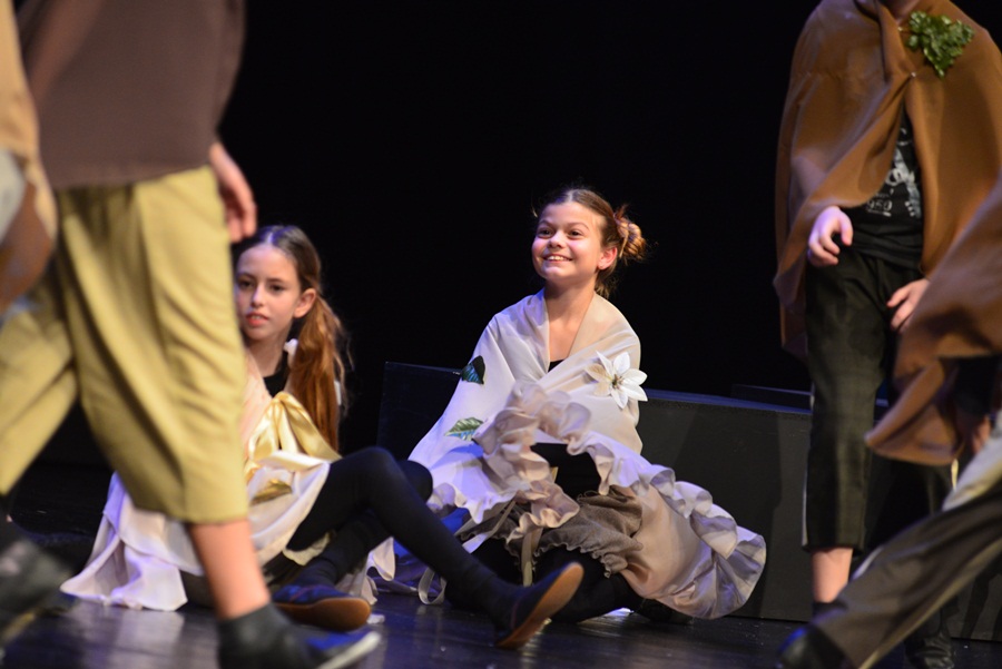 Premijera predstave “U sjeni” udruge “Igrajmo se” Premijera predstave “U sjeni” udruge “Igrajmo se”