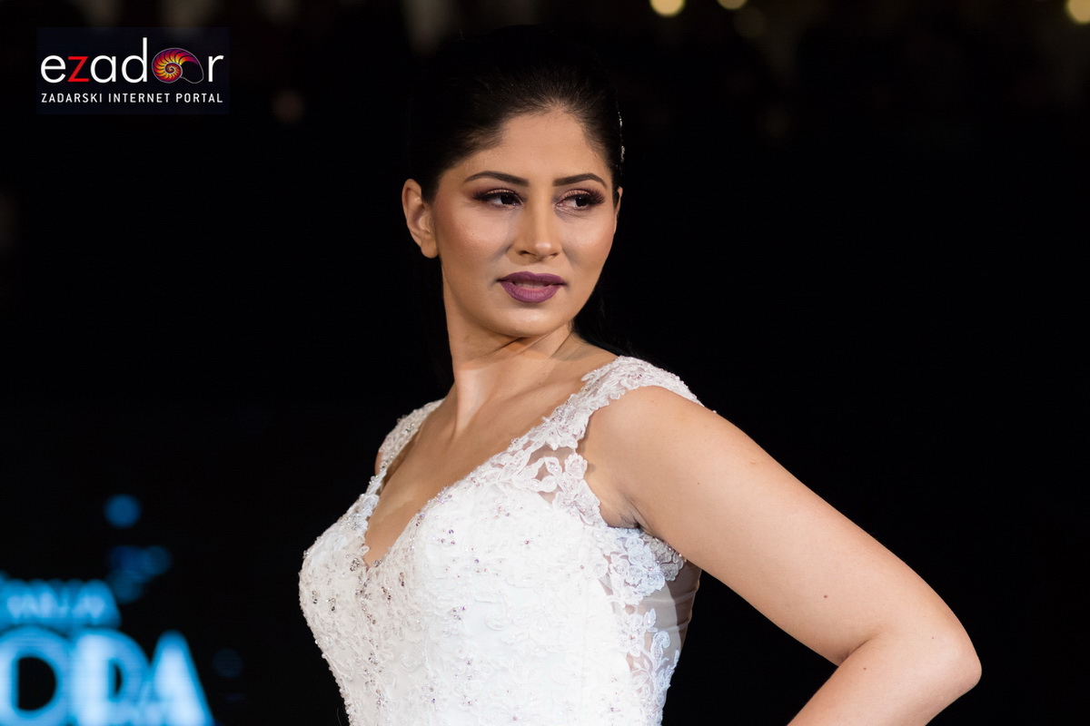 11. Festival vjenčanja: Modna revija vjenčanica i svečanih haljina te revija cvijeća i koncert Sandija Cenova 11. Festival vjenčanja: Modna revija vjenčanica i svečanih haljina te revija cvijeća i koncert Sandija Cenova