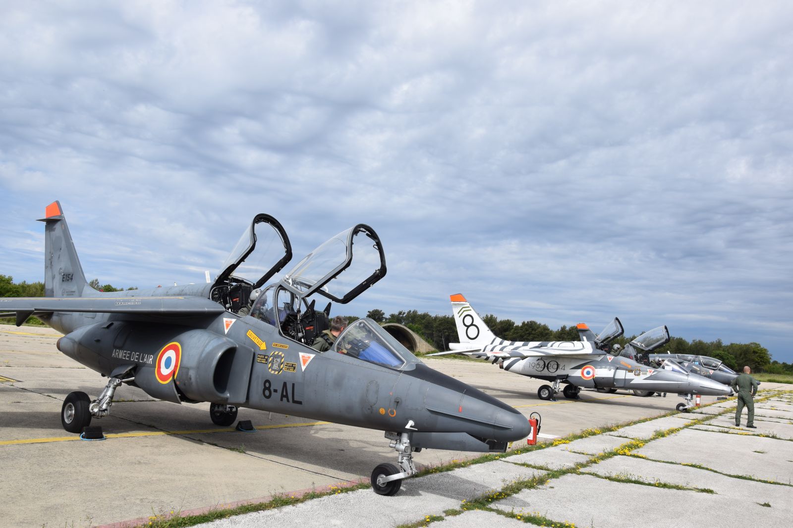 Tri francuska vojna aviona Dassault Alphajet u posjeti bazi Zemunik