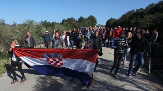 Otok Ugljan, Nauta Lamjana, Škver, Prosvjed