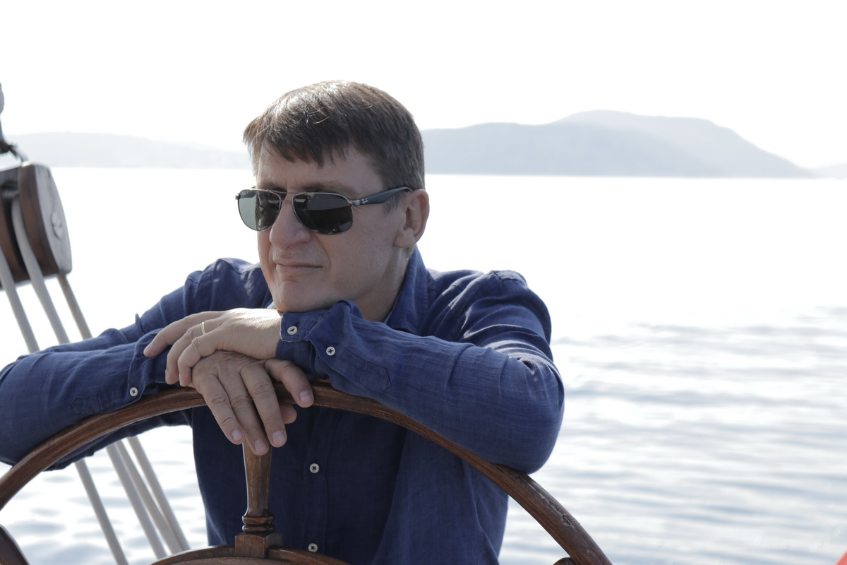 Kod otoka Prvića snimljen spot za pjesmu “Plovim” Tomislava Bralića i klape Intrade!