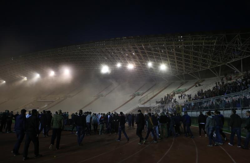 Torcida se uz svijeće, bengalke i molitvu dostojanstveno oprostila od svog kolege Žana Ojdanića na sjevernoj tribini Poljuda. Foto: Ivo Čagalj/PIXSELL Torcida se uz svijeće, bengalke i molitvu dostojanstveno oprostila od svog kolege Žana Ojdanića na sjevernoj tribini Poljuda. Foto: Ivo Čagalj/PIXSELL