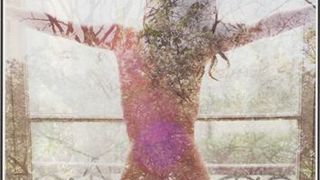 Gola Milla Jovovich (Tportal.hr)